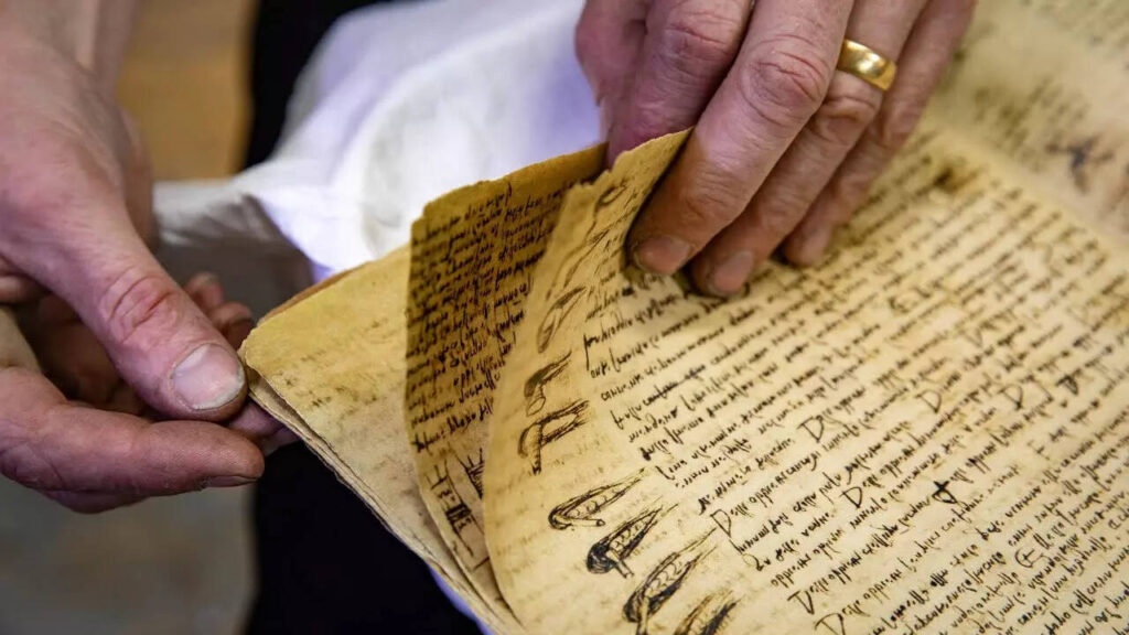 Leonardo da Vinci’s Window into the Mind of a Genius book open