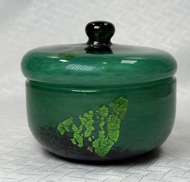 Daum Nancy French art glass covered box